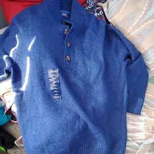 Izod long sleeve sweater